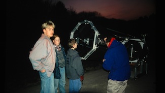 Bild einer Sternennacht - das große Dobson-Teleskop gehört den Backnanger Sternguckern.